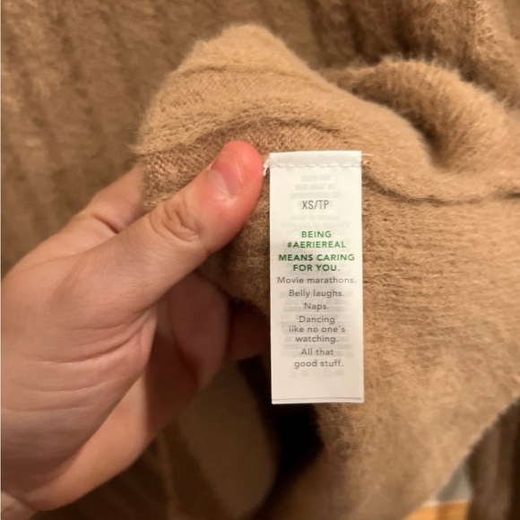 Aerie Oversized Tan Women’s Sweater size XS - Picture 3 of 8
